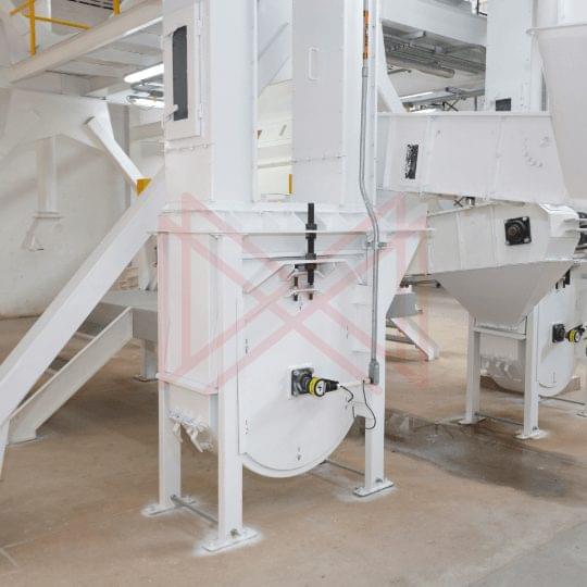 slider-equipos-alimentos-concentrados-elevador-de-cangilones-imagen-1